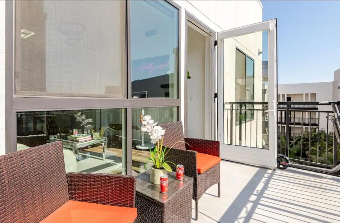 Hollywood Penthouse With Balcony & Pool View * Los Angeles