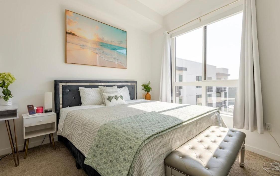Apartment Hollywood Penthouse With Balcony & Pool View *