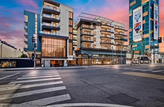 Apartment Hollywood Penthouse With Balcony & Pool View